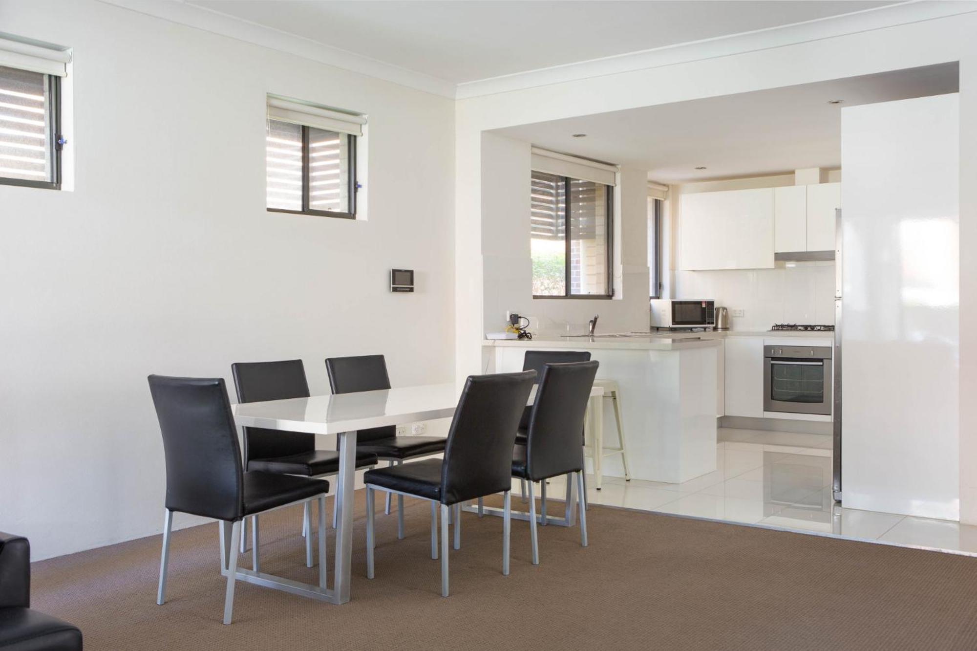Spacious Two-bedroom Near Hospital Apartment