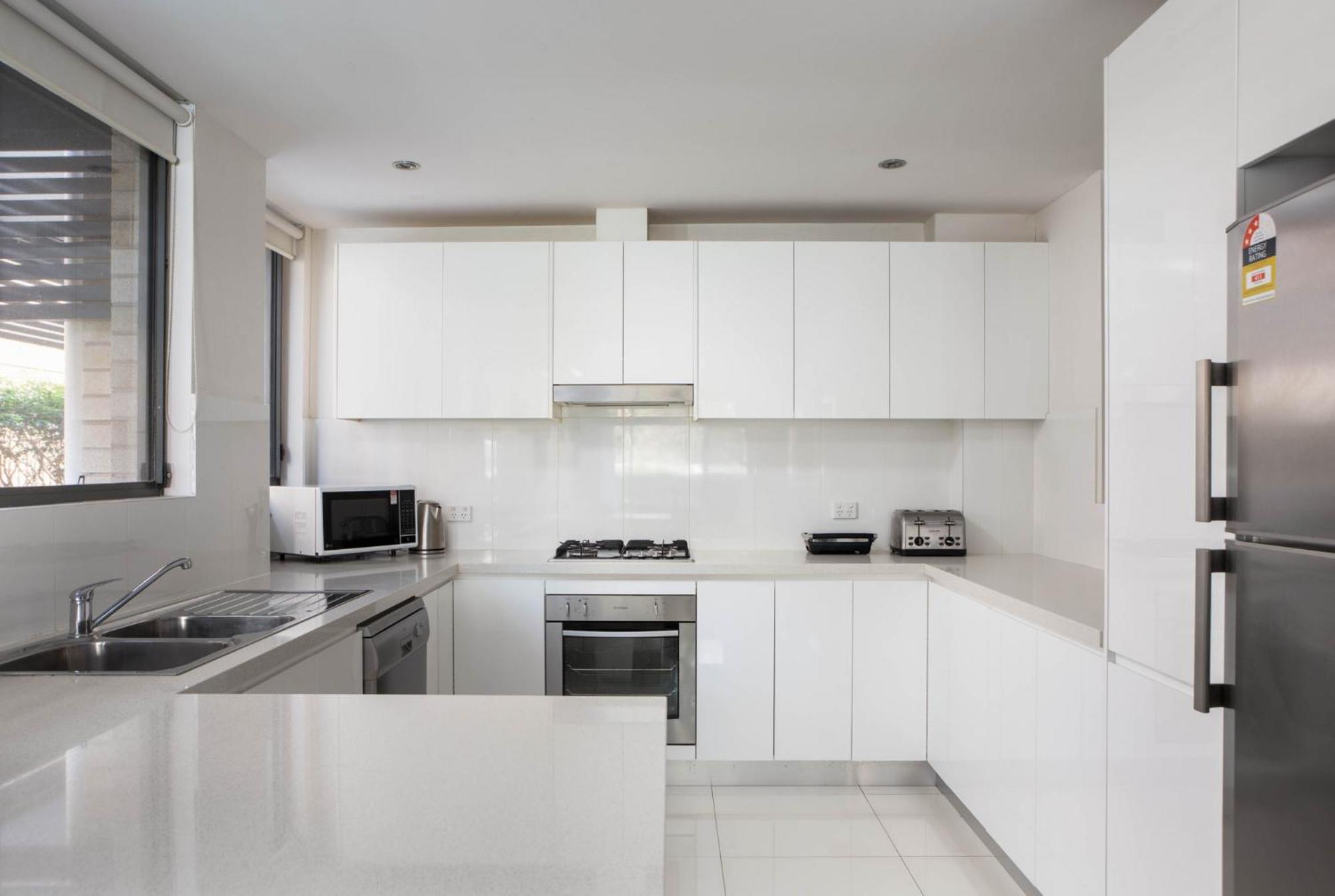 Spacious Two-bedroom Near Hospital Apartment *
