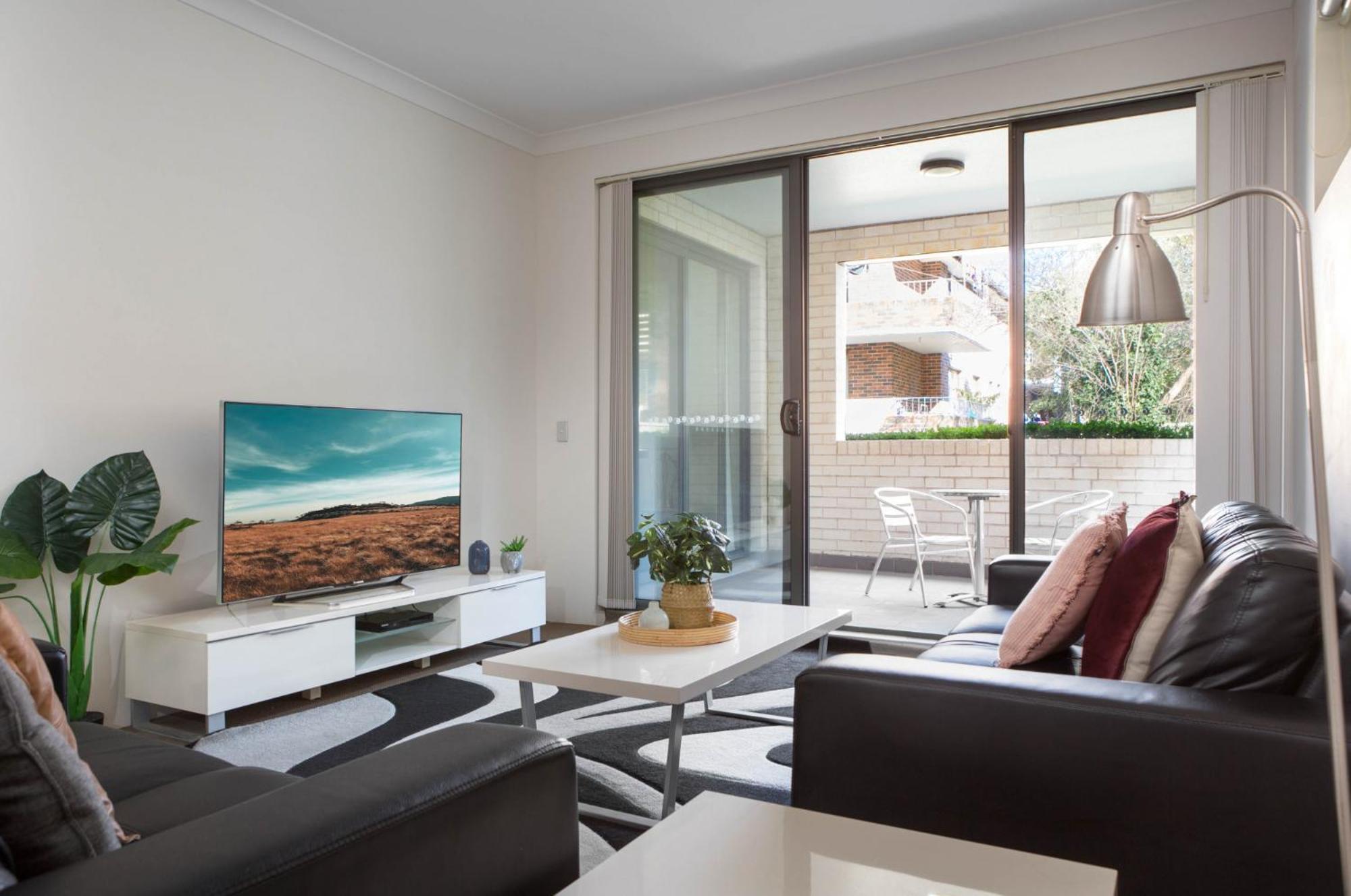Spacious Two-bedroom Near Hospital *
