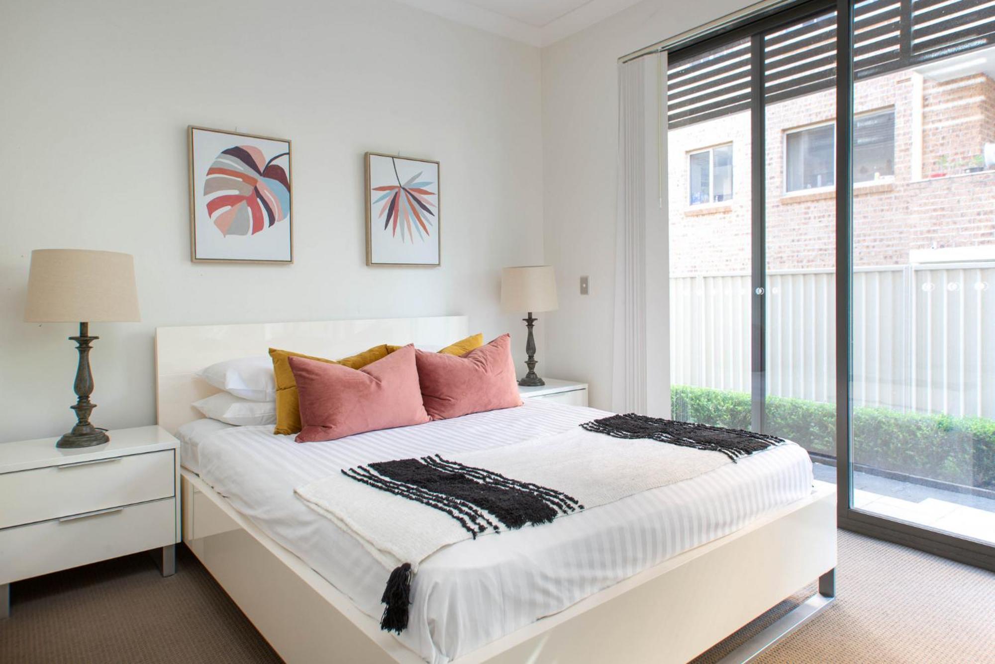 Spacious Two-bedroom Near Hospital Apartment